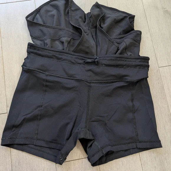 Lululemon Black Hotty Hot Built In Biker Shorts 2.5" Inseam Size 8 - Picture 7 of 10